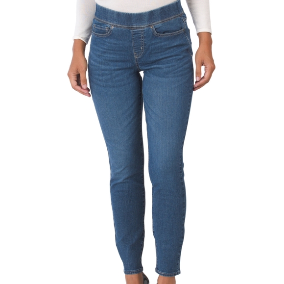 Nwt pull on sun worshiper Jeans by Levi's medium blue shaping